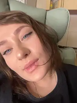 Snapshot of BettySquirtson chatting on January 6, 2026, 3:49 pm BettySquirtson online show from January 6, 2026, 3:49 pm