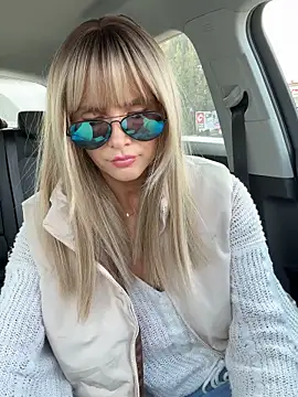 NaughtyNinky online show from April 1, 2026, 11:55 am