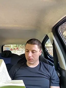 allee2206 online show from April 8, 2026, 7:32 am