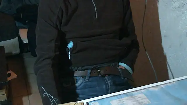 Snapshot of Renard0909 chatting on January 12, 2026, 4:47 pm Renard0909 online show from January 12, 2026, 4:47 pm