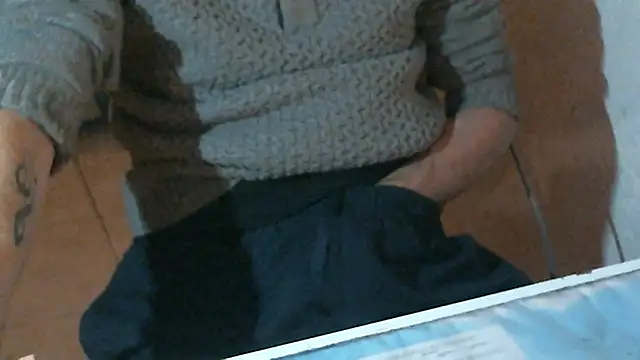 Snapshot of Renard0909 chatting on January 6, 2026, 5:17 pm Renard0909 online show from January 6, 2026, 5:17 pm