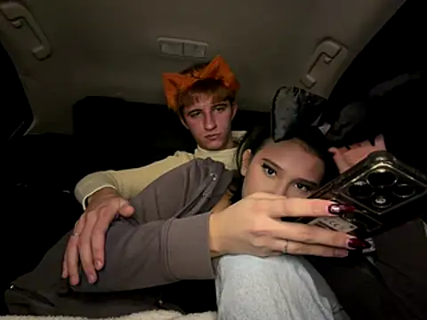 Snapshot of foxandbunny1 chatting on January 7, 2026, 4:56 pm foxandbunny1 online show from January 7, 2026, 4:56 pm