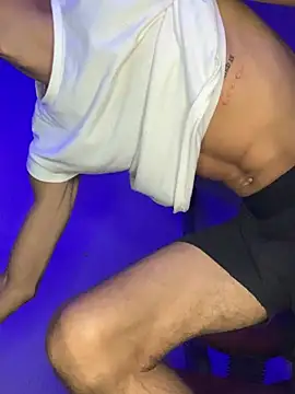 alexx 23cm online show from April 15, 2026, 10:10 pm