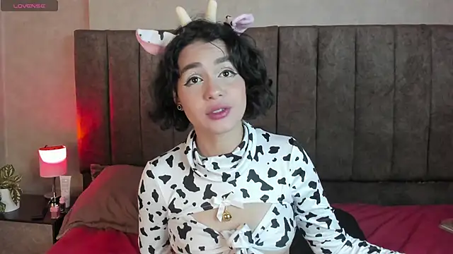 Snapshot of Cat_catarsis chatting on January 11, 2026, 5:42 pm Cat catarsis online show from January 11, 2026, 5:42 pm