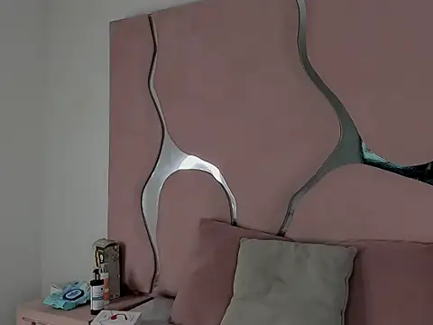 Snapshot of sharithasm chatting on April 7, 2026, 9:16 pm sharithasm online show from April 7, 2026, 9:16 pm