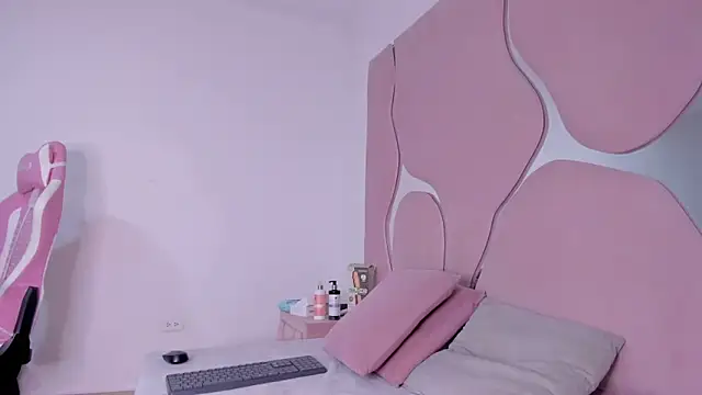 Snapshot of sharithasm chatting on March 31, 2026, 8:22 pm sharithasm online show from March 31, 2026, 8:22 pm