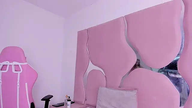 Snapshot of sharithasm chatting on April 13, 2026, 8:57 pm sharithasm online show from April 13, 2026, 8:57 pm