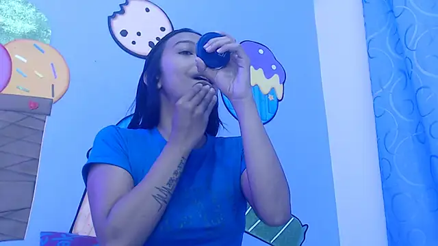 Snapshot of skinnysexzara18 chatting on February 6, 2026, 1:12 am skinnysexzara18 online show from February 6, 2026, 1:12 am