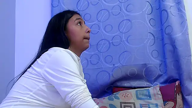 Snapshot of skinnysexzara18 chatting on February 16, 2026, 5:39 am skinnysexzara18 online show from February 16, 2026, 5:39 am