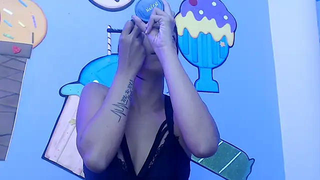 Snapshot of skinnysexzara18 chatting on February 3, 2026, 1:27 am skinnysexzara18 online show from February 3, 2026, 1:27 am