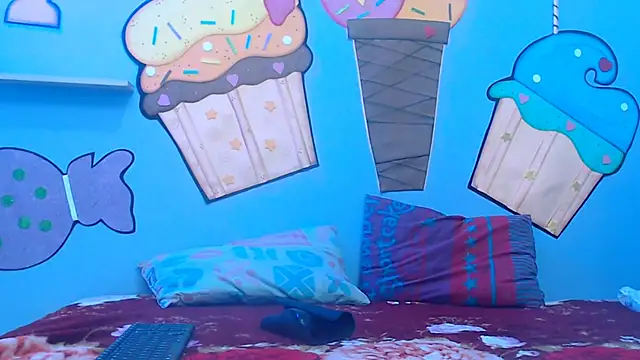 Snapshot of skinnysexzara18 chatting on February 22, 2026, 1:30 am skinnysexzara18 online show from February 22, 2026, 1:30 am