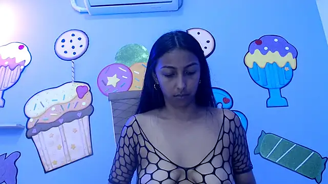 Snapshot of skinnysexzara18 chatting on March 2, 2026, 5:19 am skinnysexzara18 online show from March 2, 2026, 5:19 am