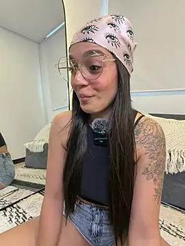 EVA WILD1 online show from February 15, 2026, 9:25 pm