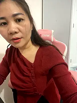 Snapshot of Avelyn-n chatting on January 18, 2026, 9:13 am Avelyn-n online show from January 18, 2026, 9:13 am