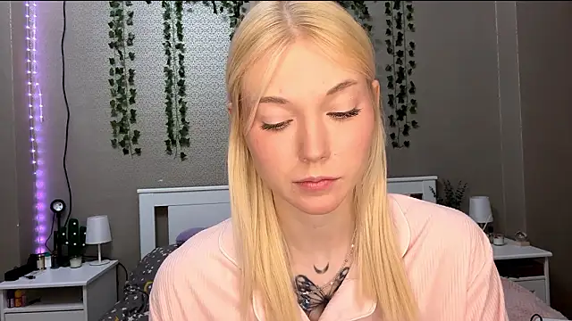 LlsabethHaze online show from January 14, 2026, 3:26 pm