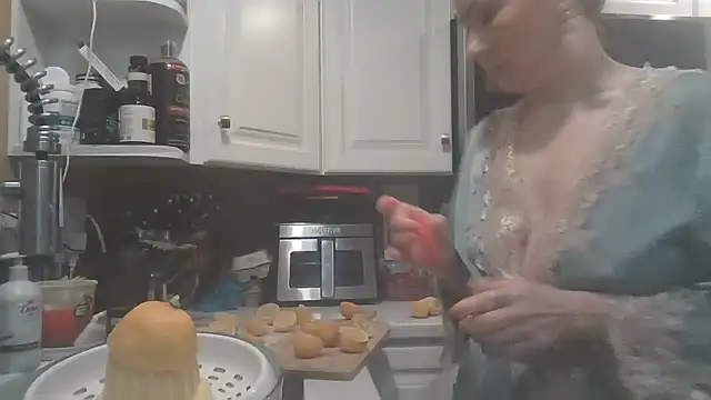 Snapshot of Felarune chatting on February 25, 2026, 5:18 am Felarune online show from February 25, 2026, 5:18 am