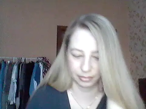 Snapshot of Miralisse chatting on February 21, 2026, 2:52 pm Miralisse online show from February 21, 2026, 2:52 pm