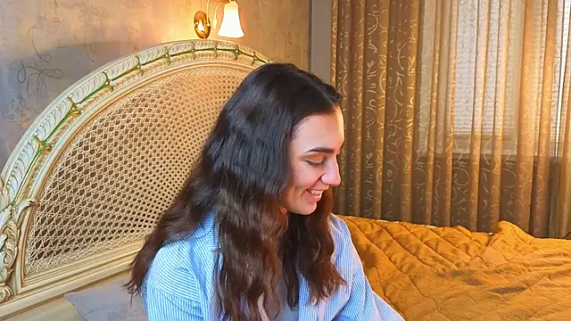 Snapshot of MinnaShummon chatting on January 12, 2026, 10:11 am MinnaShummon online show from January 12, 2026, 10:11 am