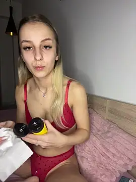 Snapshot of RahellaBlonde1 chatting on February 24, 2026, 8:42 pm RahellaBlonde1 online show from February 24, 2026, 8:42 pm