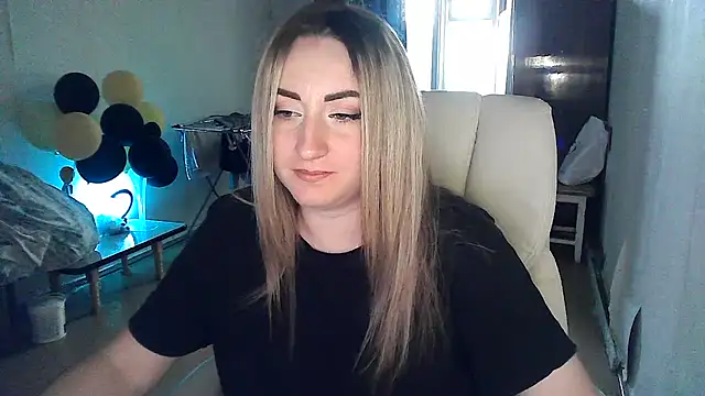 FoxyAnn12 online show from June 15, 2026, 2:39 pm