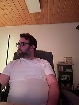 Snapshot of Dominic2295 chatting on March 2, 2026, 4:36 pm Dominic2295 online show from March 2, 2026, 4:36 pm