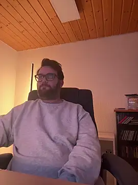 Snapshot of Dominic2295 chatting on February 15, 2026, 10:47 am Dominic2295 online show from February 15, 2026, 10:47 am