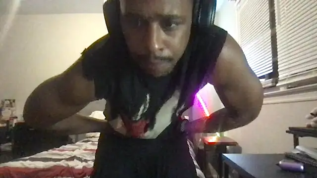 Hollywoodsexx online show from January 6, 2026, 11:42 pm