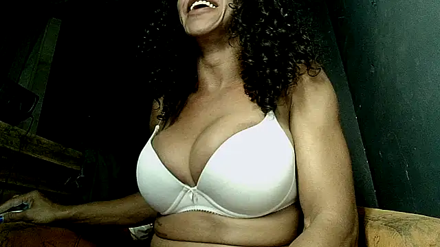 paolla23cm brasil online show from May 14, 2026, 3:25 am