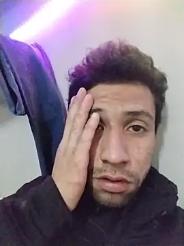 Snapshot of AlejandreBy chatting on April 7, 2026, 3:41 am AlejandreBy online show from April 7, 2026, 3:41 am