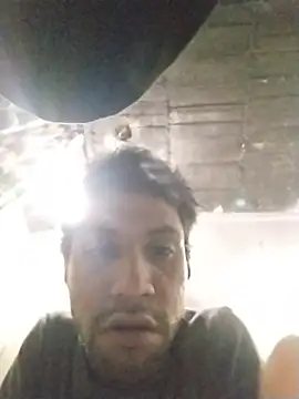 Snapshot of AlejandreBy chatting on April 9, 2026, 2:02 am AlejandreBy online show from April 9, 2026, 2:02 am