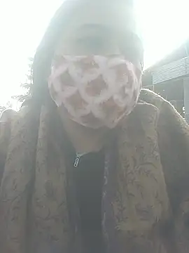 Snapshot of momo_loves chatting on January 10, 2026, 9:15 am momo loves online show from January 10, 2026, 9:15 am