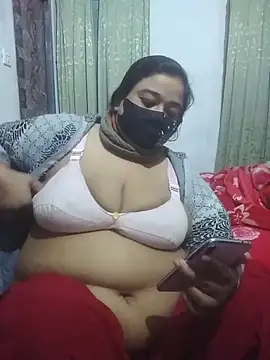 momo loves online show from February 4, 2026, 6:25 pm