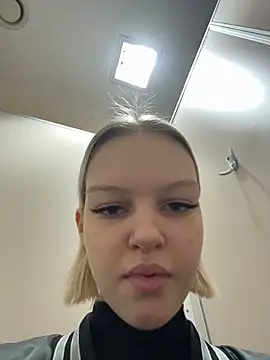 AshleyMur online show from April 14, 2026, 6:29 am