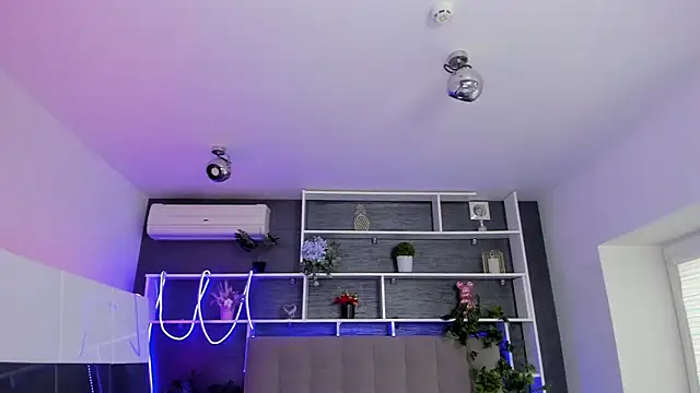 StephieRousee online show from March 20, 2026, 6:25 am