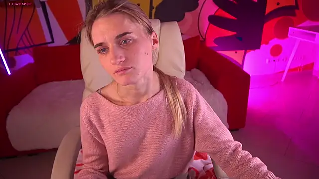 DiamondNina online show from March 18, 2026, 8:32 pm