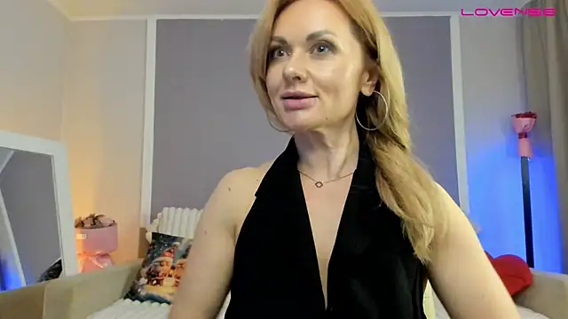 Monika-peach online show from March 21, 2026, 10:24 pm