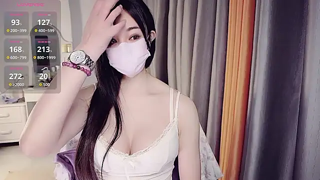 Snapshot of NolanMia chatting on March 6, 2026, 12:16 am NolanMia online show from March 6, 2026, 12:16 am