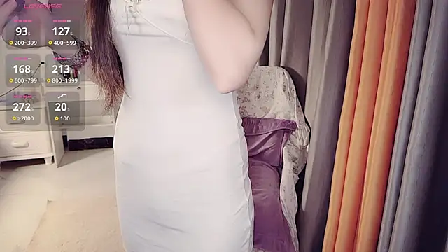 Snapshot of NolanMia chatting on March 31, 2026, 12:34 am NolanMia online show from March 31, 2026, 12:34 am