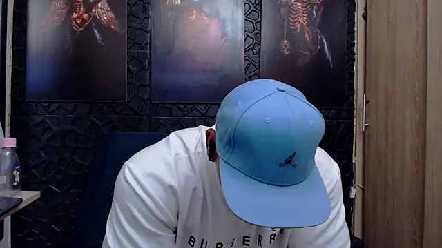 Snapshot of viktor_herrera chatting on March 10, 2026, 3:32 am viktor herrera online show from March 10, 2026, 3:32 am