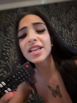 Evelin199 online show from June 25, 2026, 3:28 pm