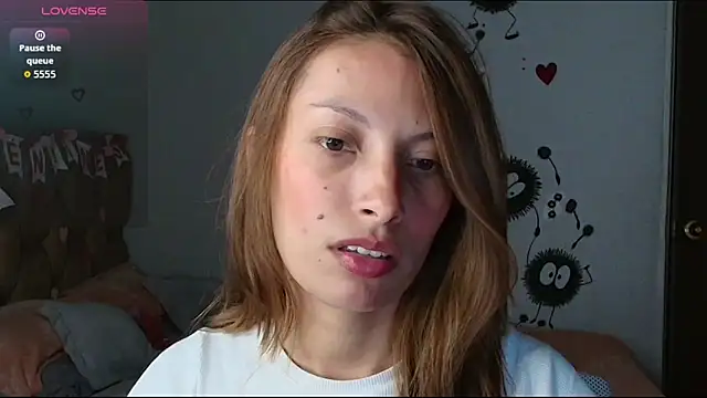 Snapshot of Sweet_moon_v_ chatting on February 20, 2026, 12:07 am Sweet moon v online show from February 20, 2026, 12:07 am