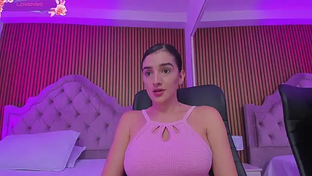 Violett hott  online show from March 17, 2026, 11:24 am