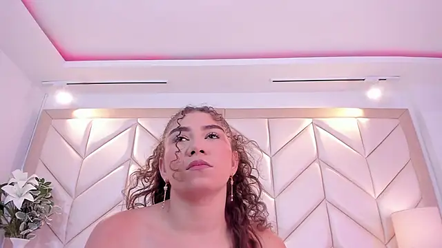 CamilaCastillo online show from May 24, 2026, 12:27 pm