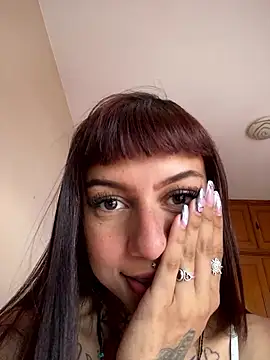 Snapshot of agathamarthins chatting on January 6, 2026, 8:57 pm agathamarthins online show from January 6, 2026, 8:57 pm