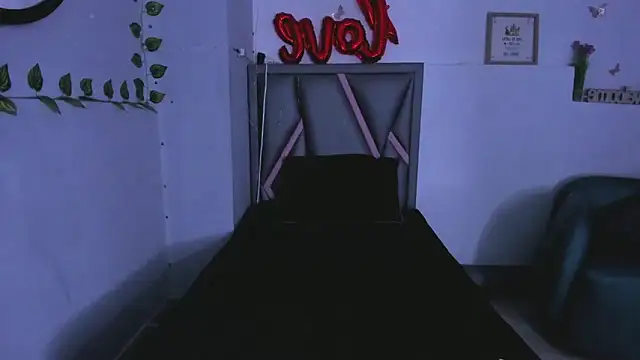 Luna  02 online show from April 14, 2026, 12:10 pm