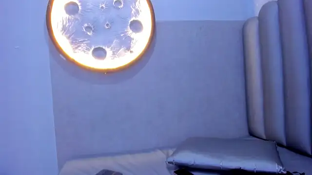 Snapshot of Luna__02 chatting on February 11, 2026, 11:21 am Luna 02 online show from February 11, 2026, 11:21 am