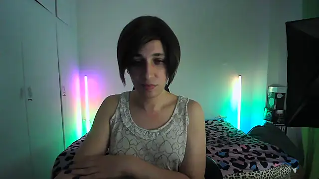 HoneyValentine online show from June 6, 2026, 7:41 pm