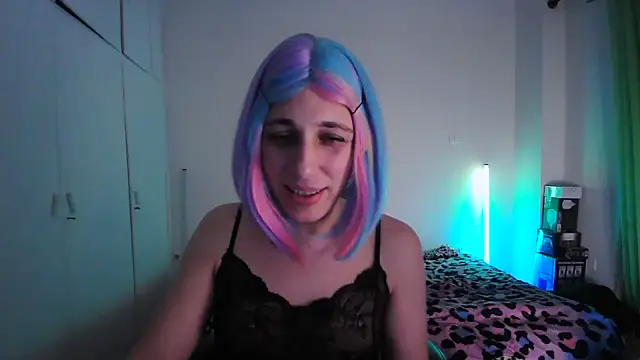 HoneyValentine online show from June 12, 2026, 7:33 pm