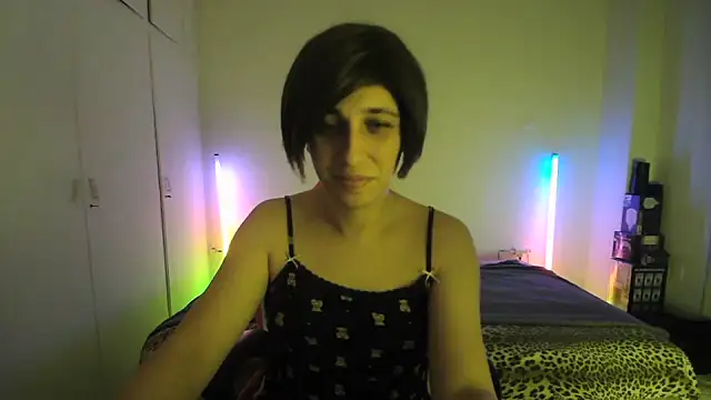 HoneyValentine online show from July 4, 2026, 7:18 pm