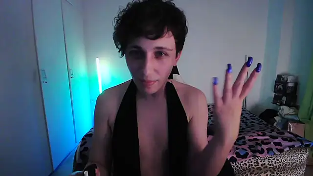 HoneyValentine online show from June 4, 2026, 7:51 pm
